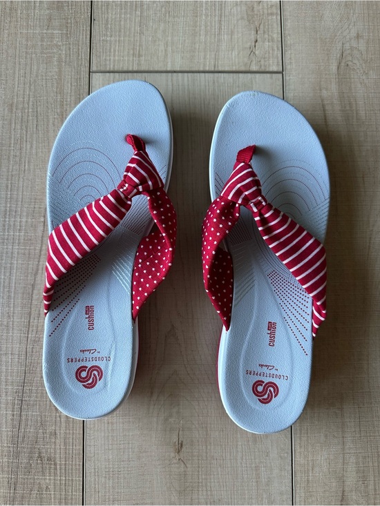 Cloudsteppers by Clarks Shoes - Cloudsteppers by Clarks Red and White Patterned Fabric Thong Sandals